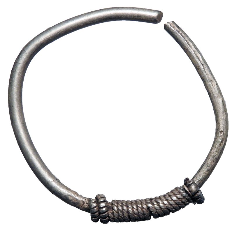 Pennannular with rope like design